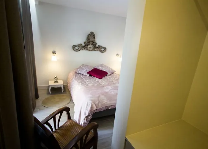 Ms Apartamentos, *